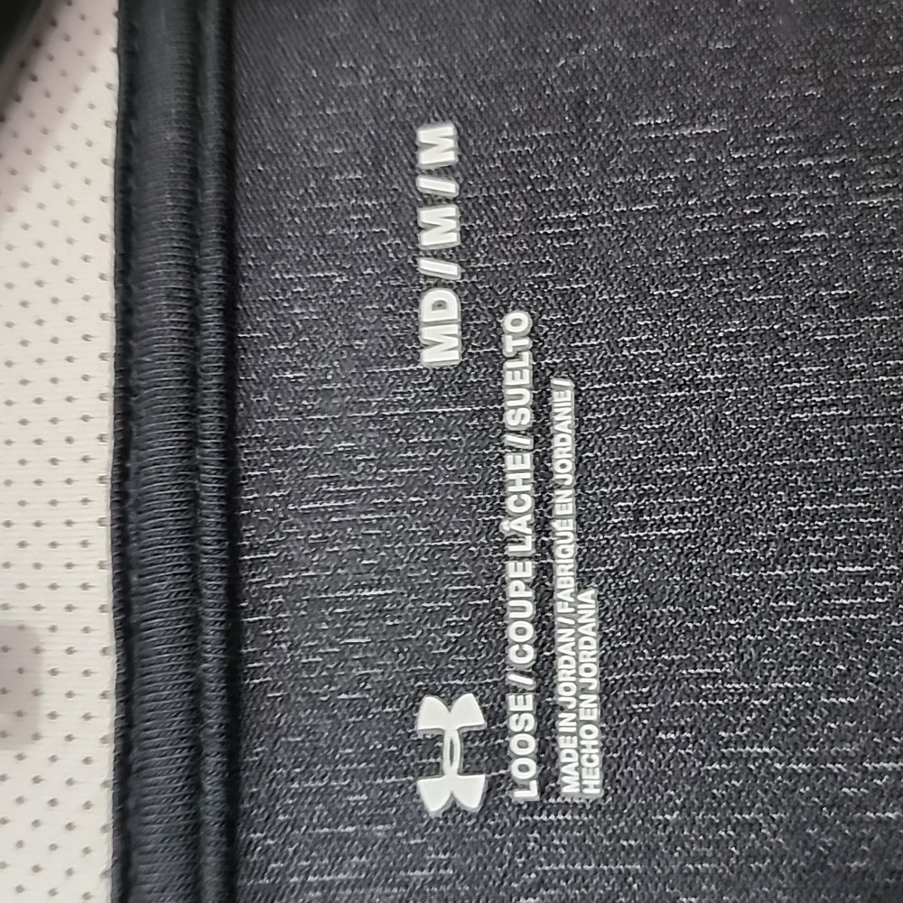 Under Armour Pullover Size: M - Picture 7 of 12